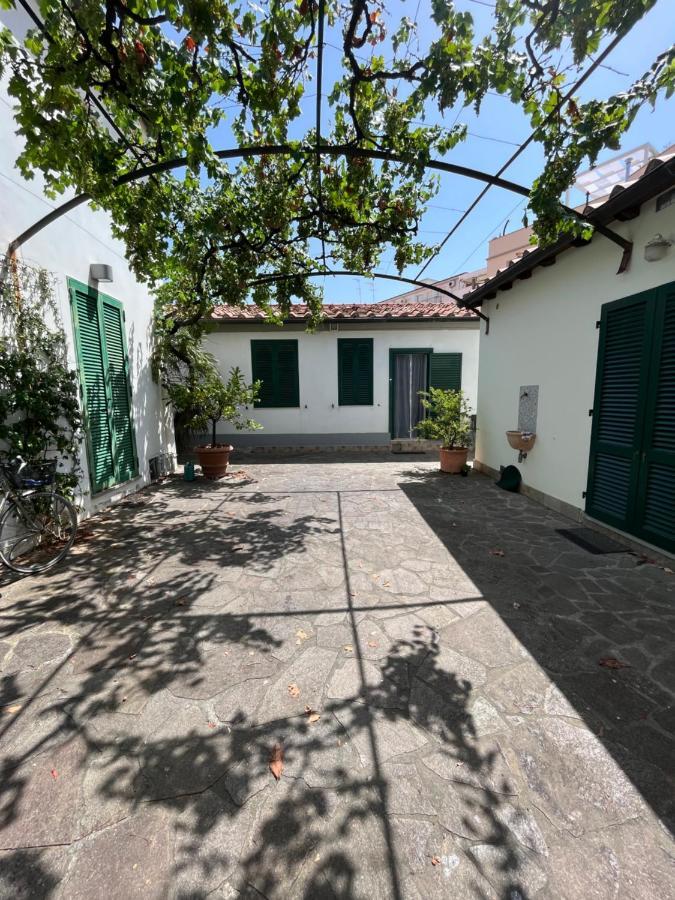 Eremomarino Apartment Livorno Bagian luar foto